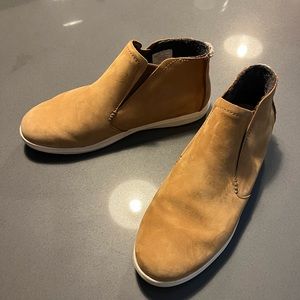 OluKai womens booties/sneakers Size 9.5